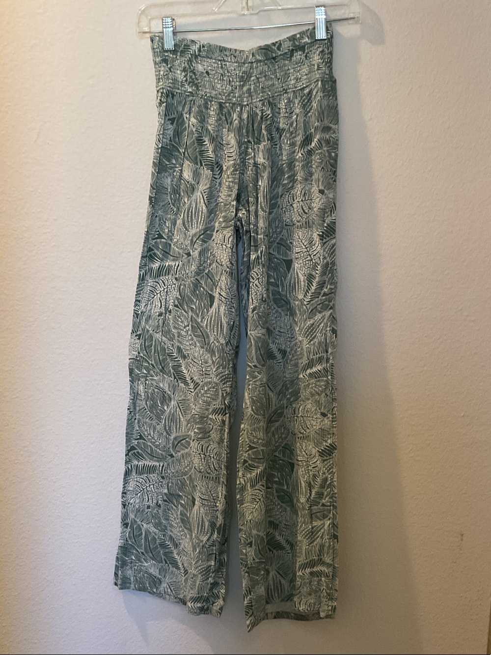 O'Neill Green Leaf Print Wide-Leg Pants 30 inch inseam